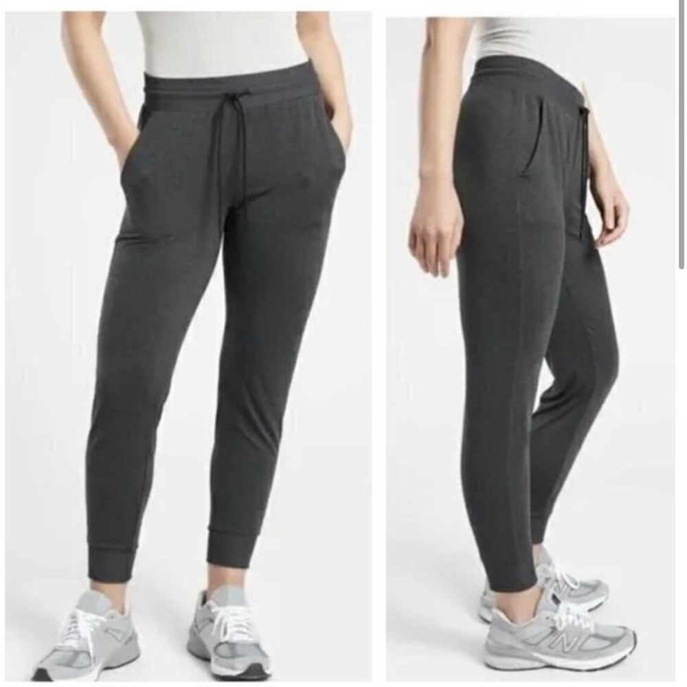 Athleta Uptempo Jogger Size M Charcoal Gray